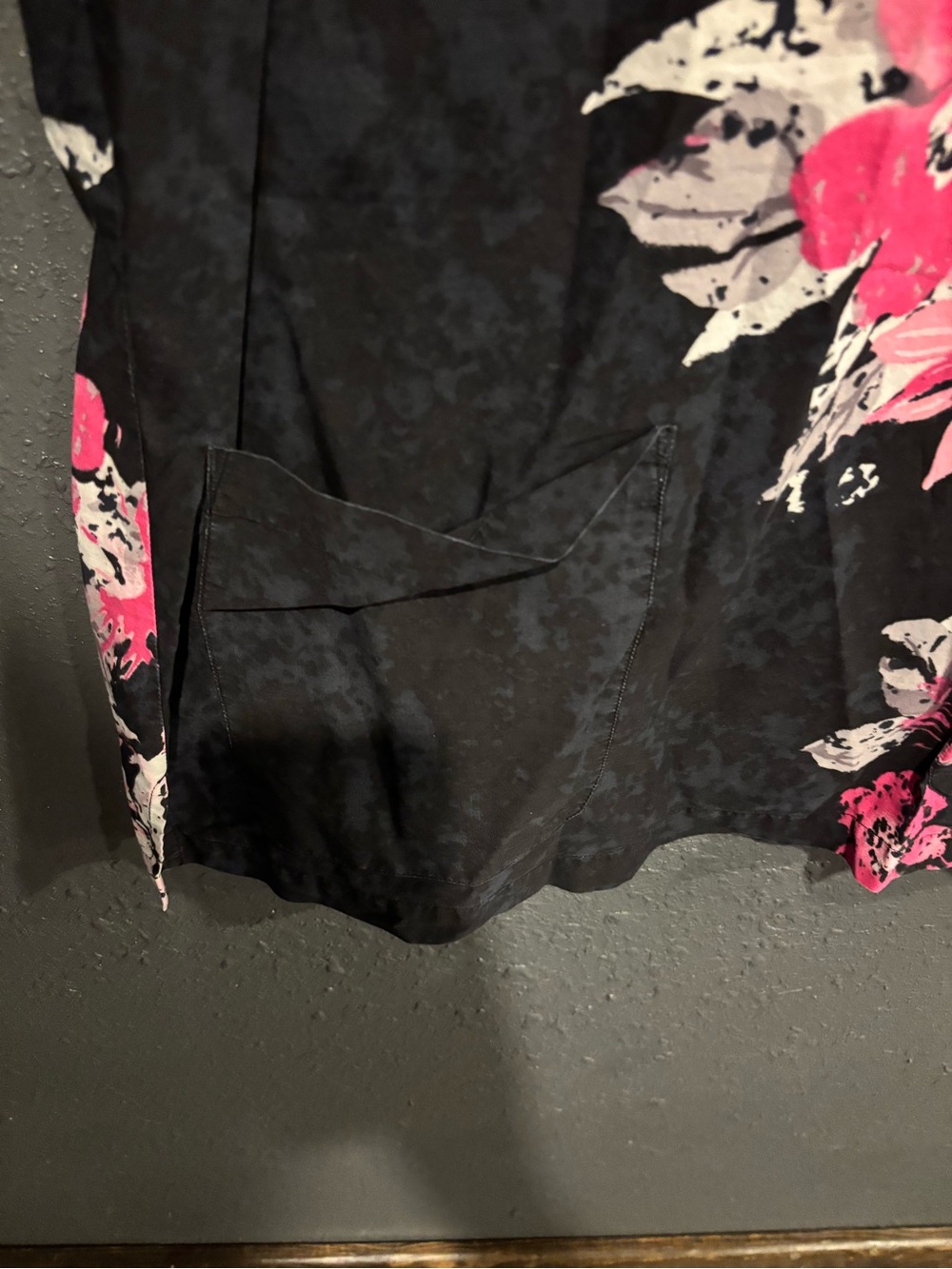 Ladies Healing Hands Floral Scrub Top - Picture 2 of 5